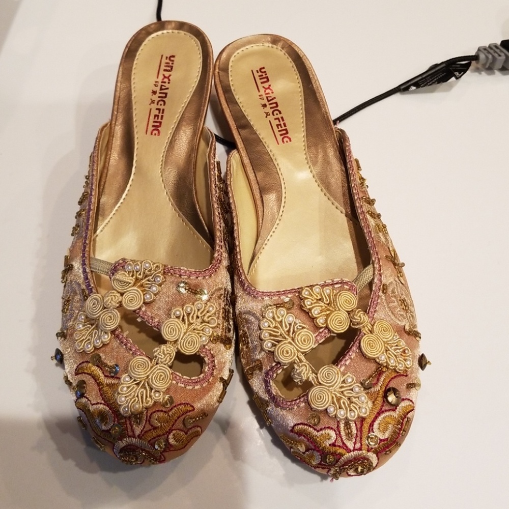 Super cute slip ons
